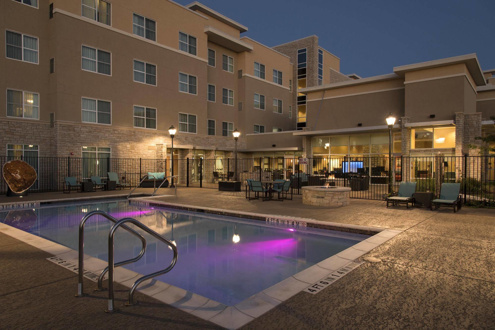 Residence Inn By Marriott Austin - University Area Екстериор снимка